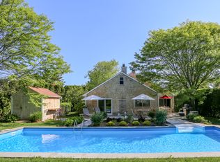 21 Meadowgrass Ln, Southampton, NY 11968