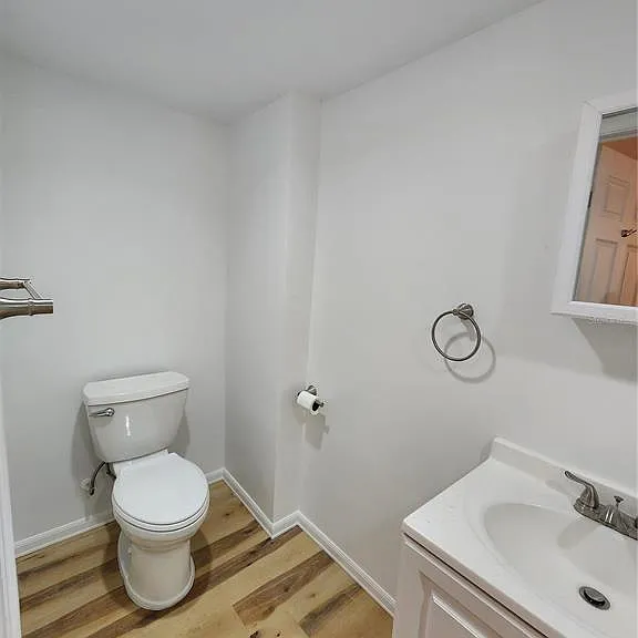 120 SE 7th St #5 — Photo 16