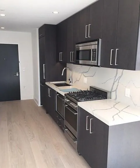 1400 Hudson St #424 — Photo 3