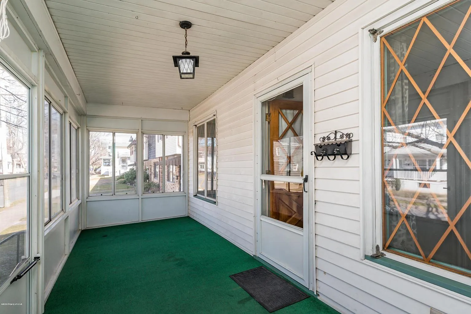 2 bed, 750 sqft, $1,500 — Photo 2