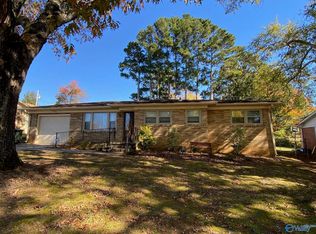 2010 Chambers Dr NE, Huntsville, AL 35811
