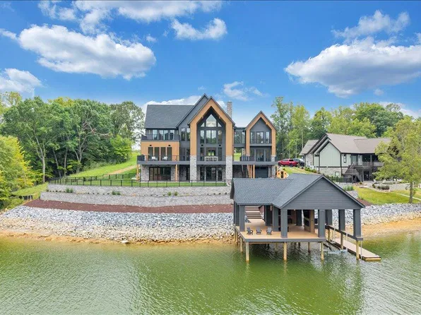 64 Grande Lake Cir, Moneta, VA 24121