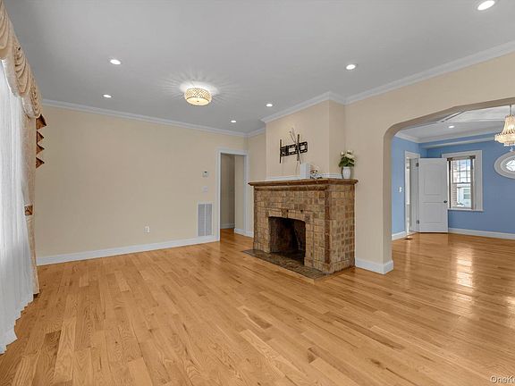 5th image of 109-39 194th Street