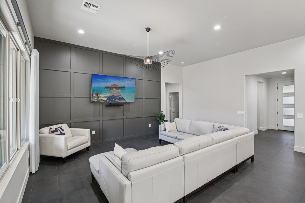 next background image