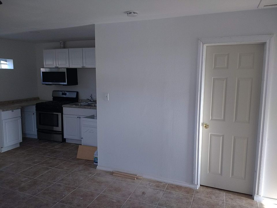 1st image of 1102 W 48th St
