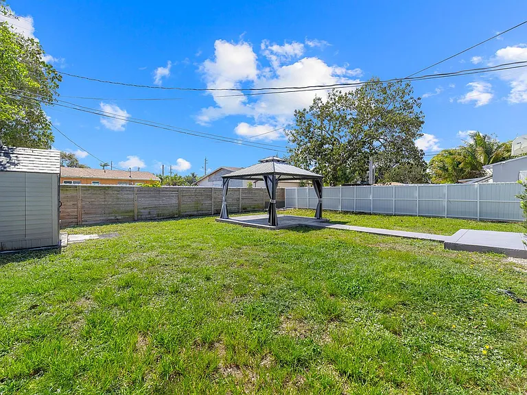 2130 Wiley Ct — Photo 17