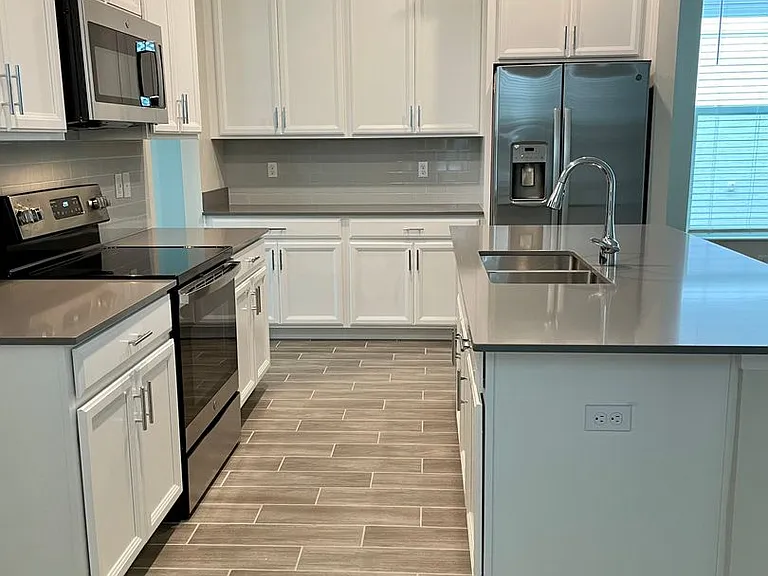 1387 Waverunner Ln — Photo 3