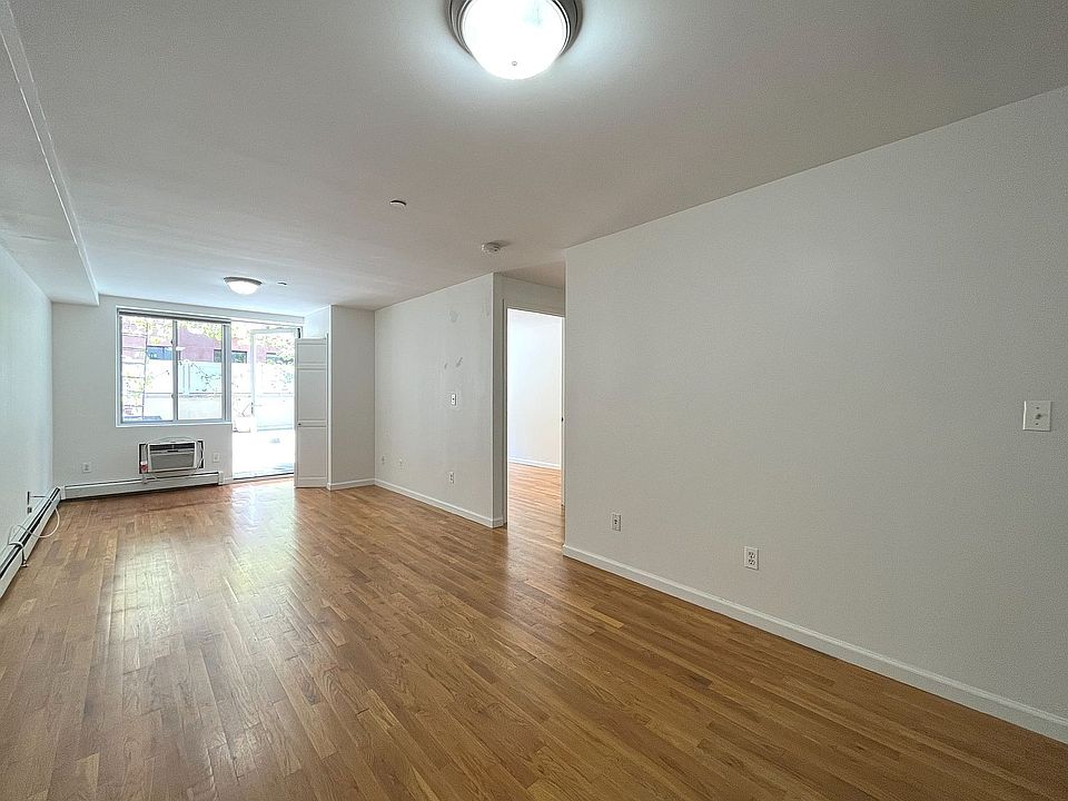 1st image of 424 E 10th St APT 2C