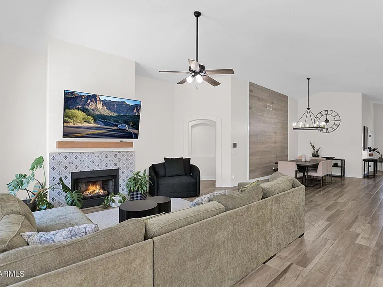 665 W Minton Dr — Photo 12
