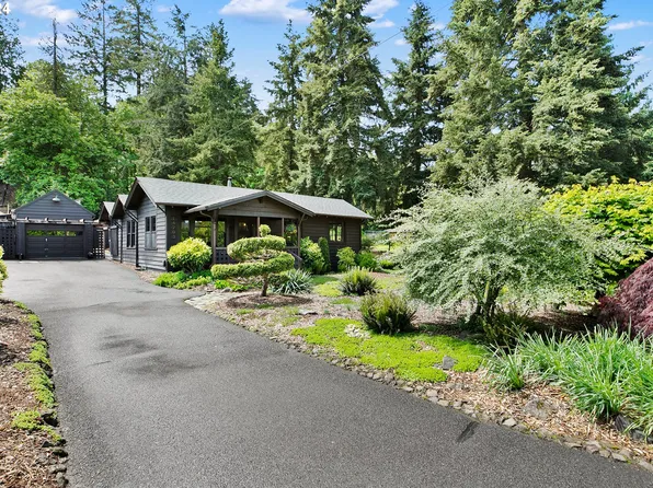 14203 SE Upper Aldercrest Dr, Milwaukie, OR 97267