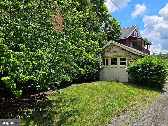 2nd image of 806 Garber St