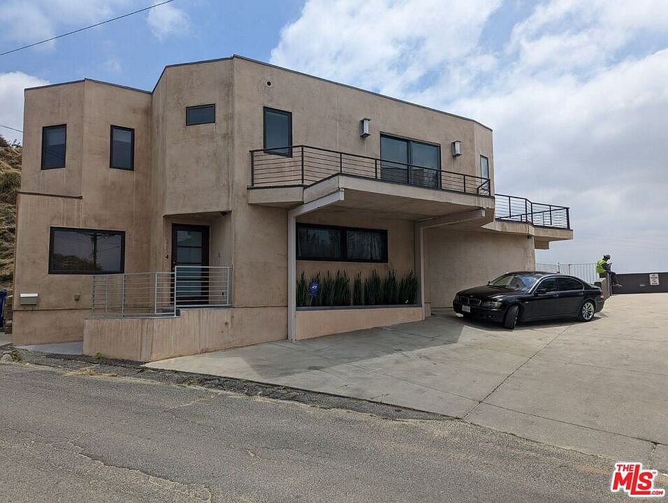 1st image of 1874 Sunset Plaza Dr