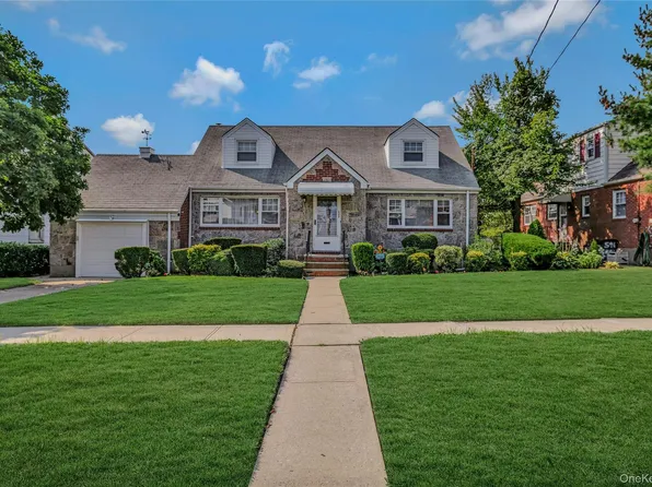 908 6th Avenue, New Hyde Park, NY 11040