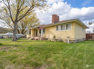 621 1st Ave SW, Ephrata, WA 98823