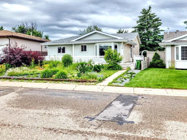 1116 39th St NW, Edmonton, AB T6L 2K7