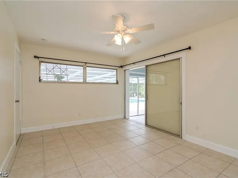 1453 Venetian Ct — Photo 32