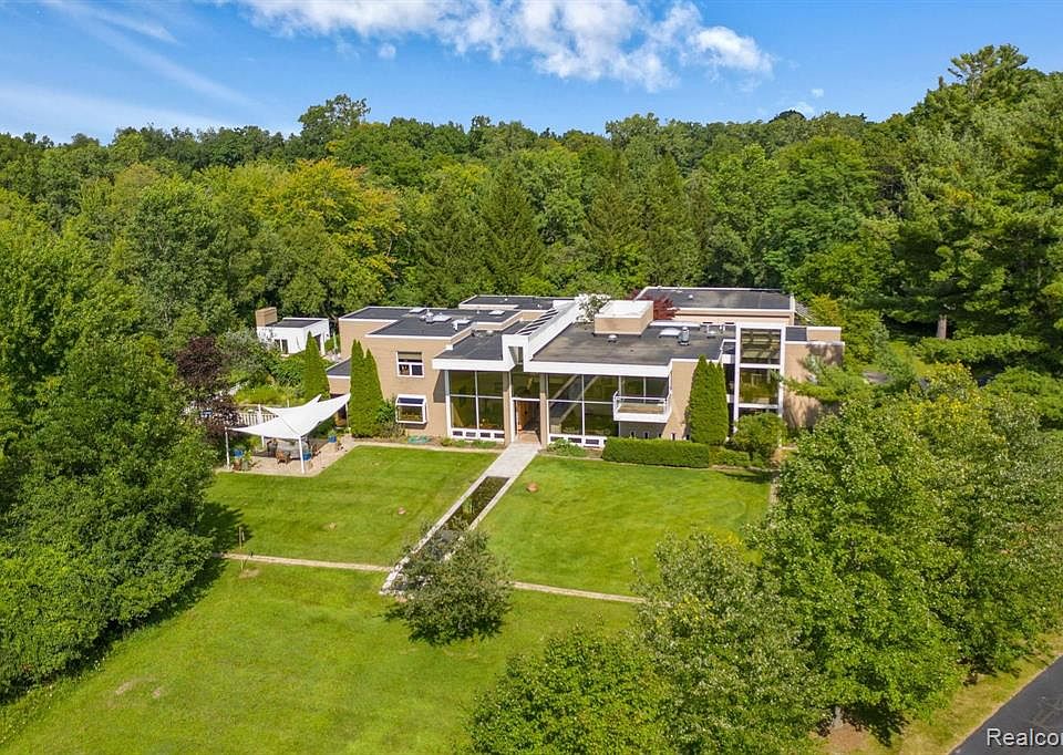5755 Bloomfield Glens Rd, West Bloomfield, MI 48322 Zillow