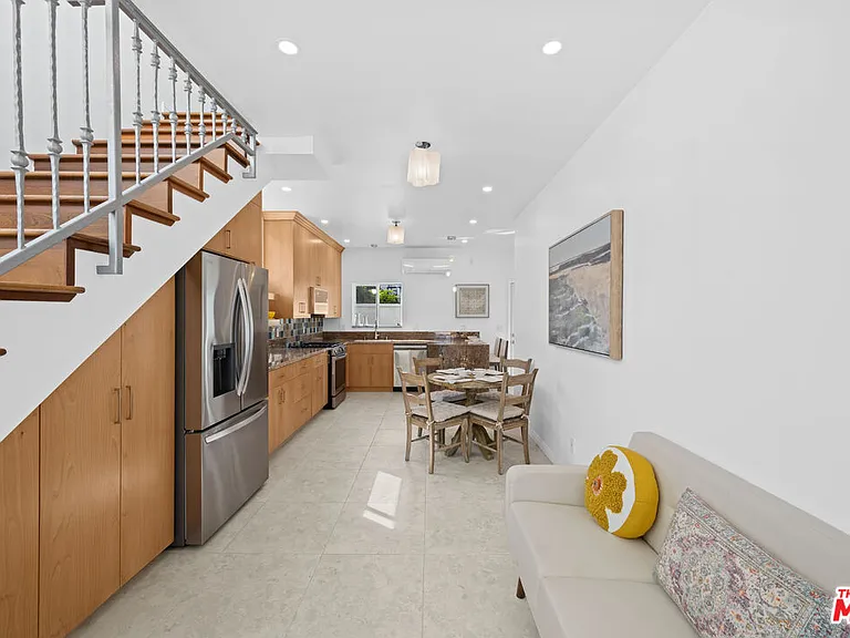 10623 Olympic Blvd — Photo 2