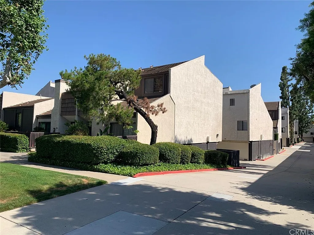 598 W Huntington Dr Unit A photo 1