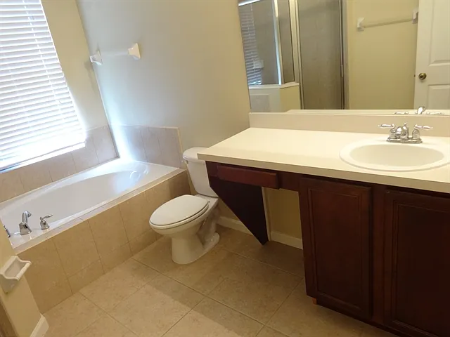560 Loxley Ct — Photo 18