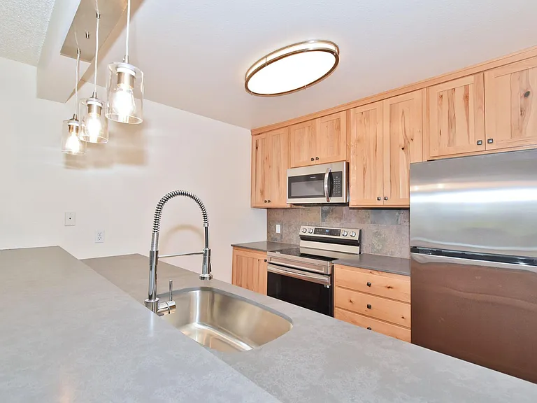 Ridge at Mountain Park — Photo 12