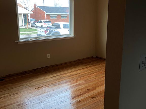 3rd image of 937 Progress Ave