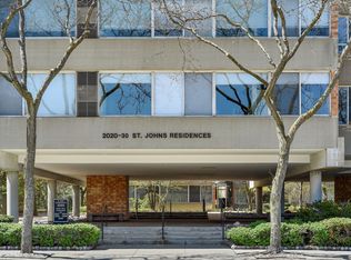 2022 Saint Johns Ave APT 201, Highland Park, IL 60035