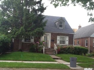 5811 198th St, Fresh Meadows, NY 11365