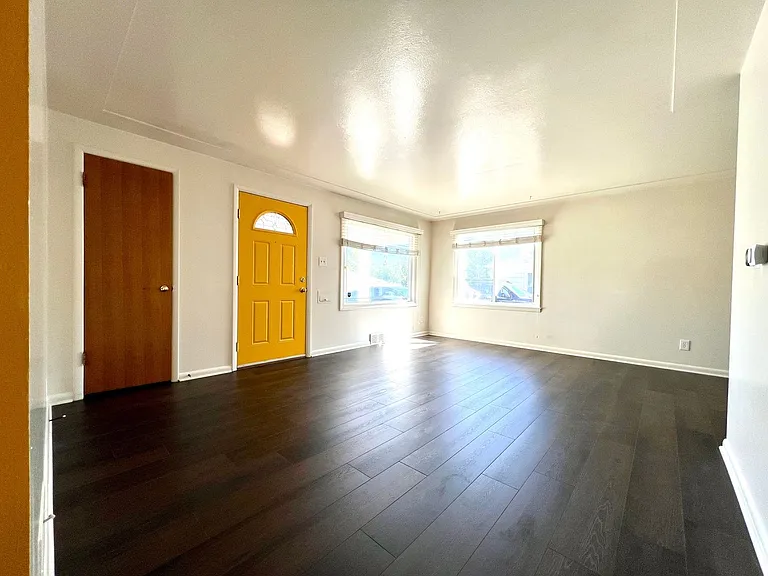 2449 Otis St — Photo 10