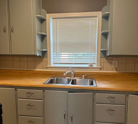 4th image of 7933 Olive St