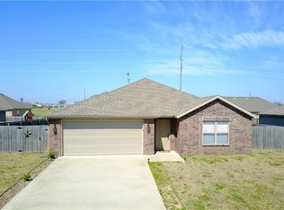 1241 Persimmon St, Centerton, AR 72719