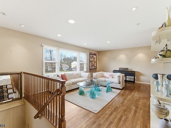 2nd image of 11 Pilgrim Way