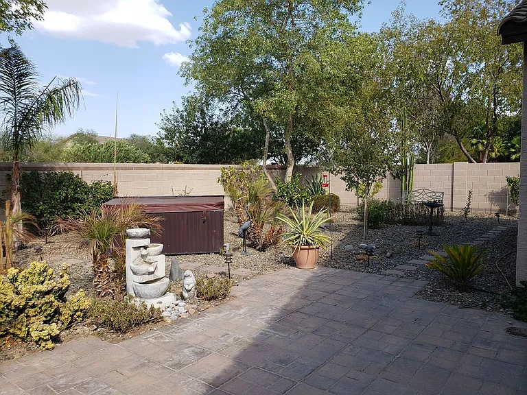208 E Caribbean Dr — Photo 23