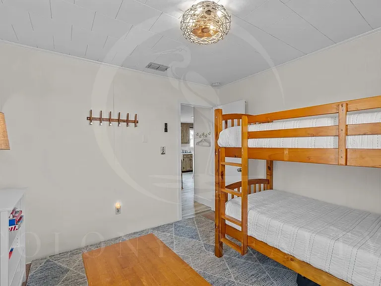 209 E Walker St — Photo 18