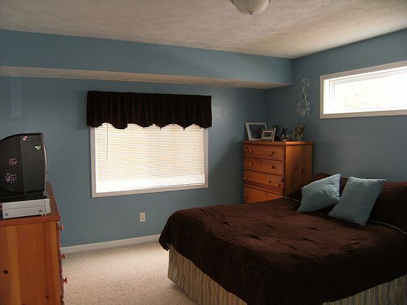 4th image of 1430 Trevor Ct NE