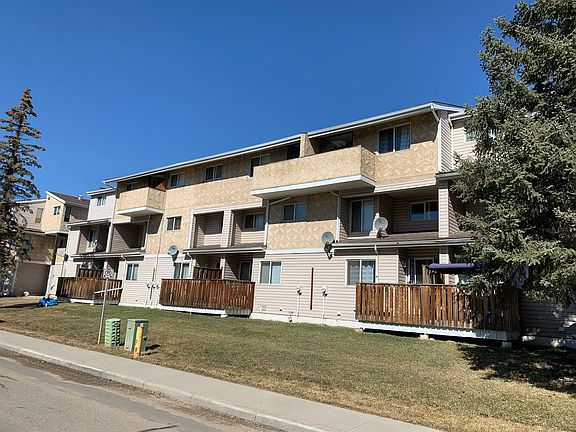2nd image of 226-9738 82nd Ave #226
