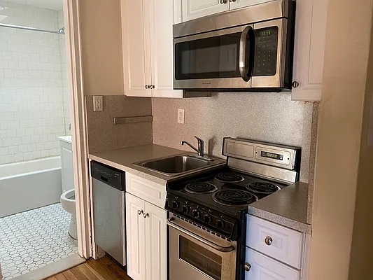 Rented by Bauman Realty Group | media 12