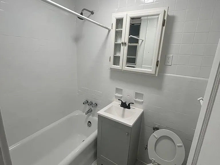 St. Luke's Place Apartment Homes — Photo 4