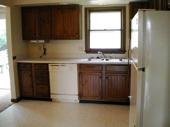 3rd image of 4233 Hilldale Dr