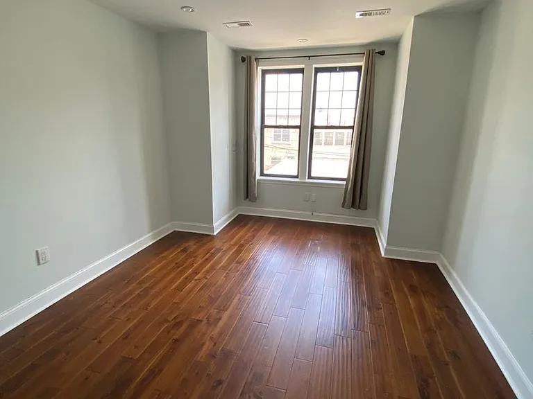 1639 S Broad St — Photo 8