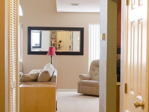 2nd image of 9523 Darien Ave #9523