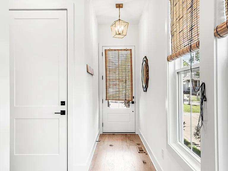 939 Spain Ave — Photo 9