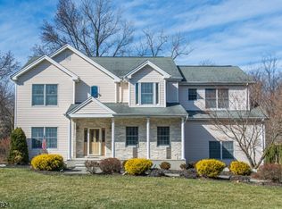 13 Willow Ridge Ln, Cedar Grove, NJ 07009