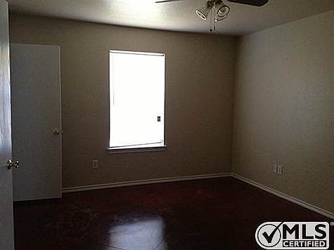 5th image of 8019 Marydean Ave