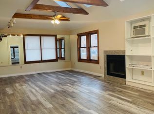 528 Amity Rd, Woodbridge, CT 06525