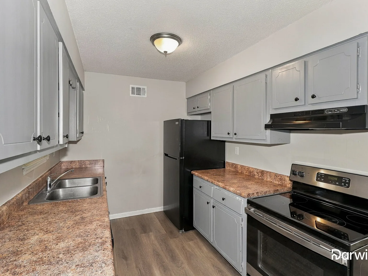 3 bed, 2.0 bath, 1372 sqft, $1,390 — Photo 3