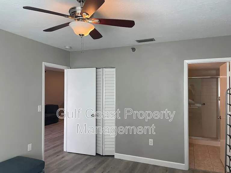 2124 N Tamiami Trl #102 — Photo 14