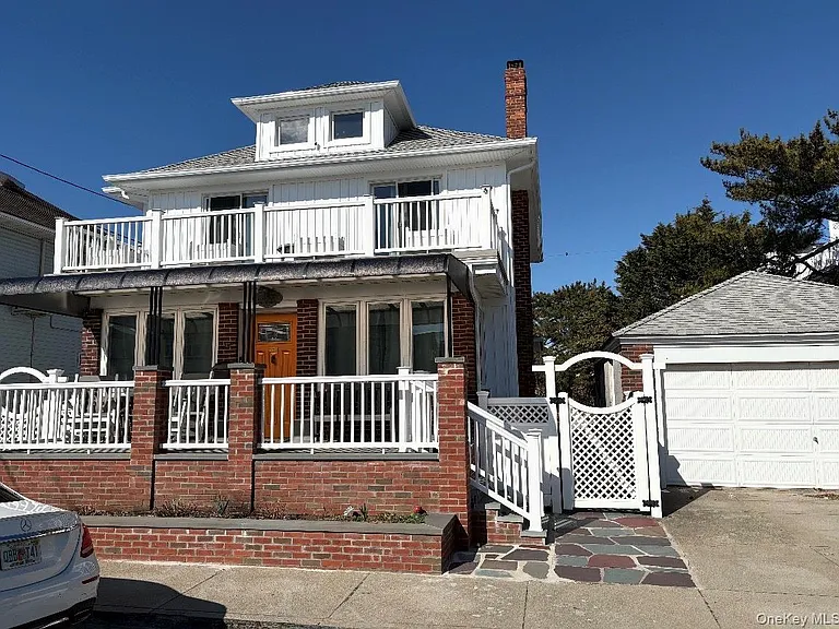 11 Delaware Ave — Photo 1