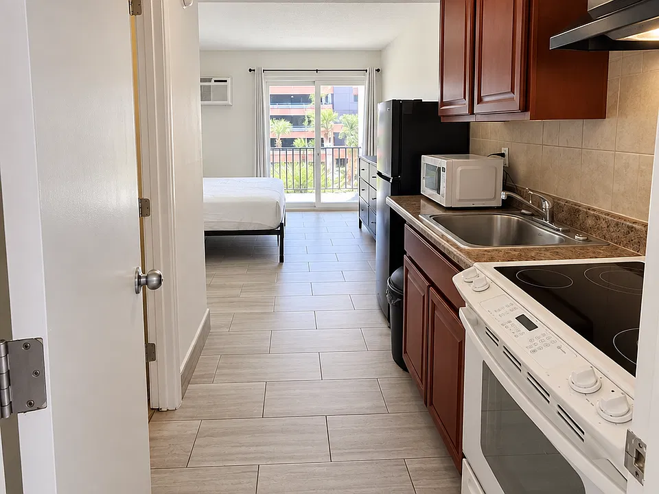 2100 Cassandra Ln #311