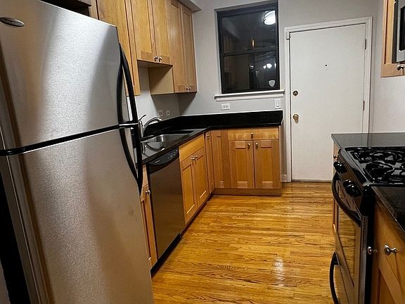 3rd image of 7001 N Wolcott Ave #G